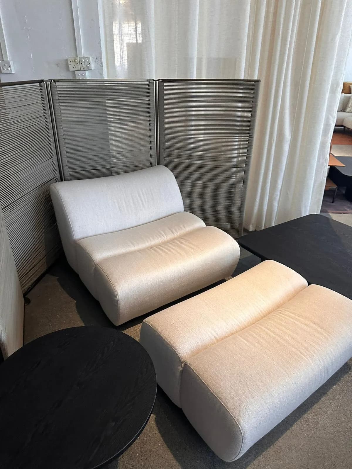 Modern Sculptural Lounge Chair — Upholstered fabric